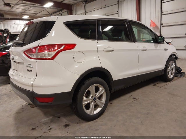 1FMCU0G93GUC75141 Ford ESCAPE SE