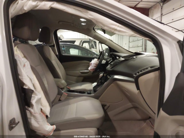 1FMCU0G93GUC75141 Ford ESCAPE SE
