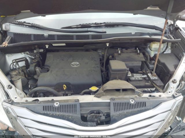 5TDYK3DC9FS659350 Toyota Sienna Xle 8 Passenger