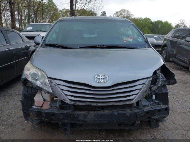 5TDYK3DC9FS659350 Toyota Sienna Xle 8 Passenger