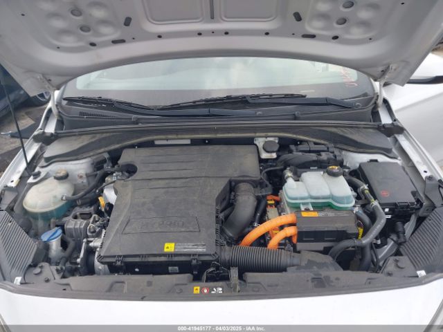 KMHC65LC2HU048243 Hyundai Ioniq Hybrid Blue