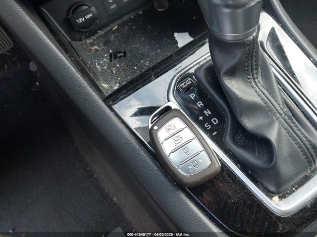 KMHC65LC2HU048243 Hyundai Ioniq Hybrid Blue