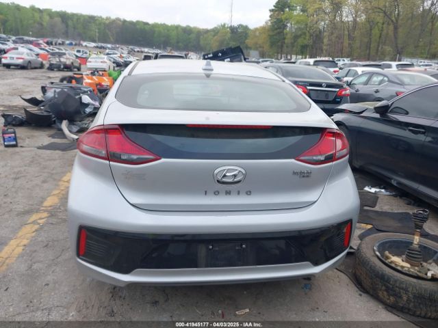 KMHC65LC2HU048243 Hyundai Ioniq Hybrid Blue