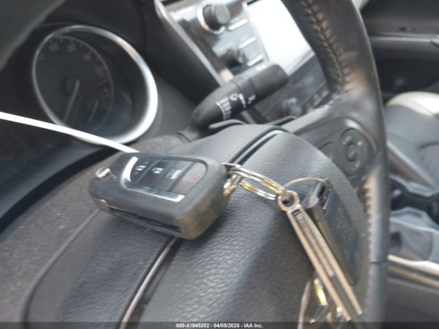 4T1B11HK3JU031721 Toyota CAMRY SE
