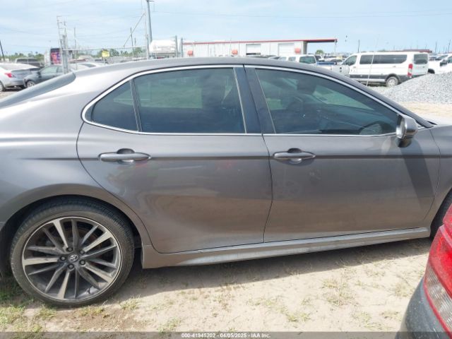 4T1B11HK3JU031721 Toyota CAMRY SE