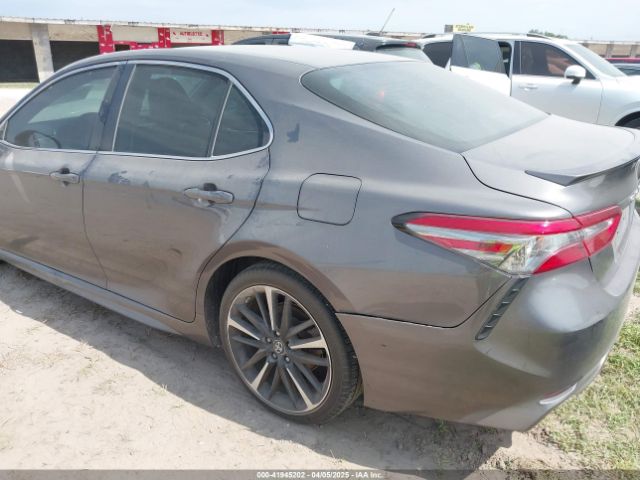 4T1B11HK3JU031721 Toyota CAMRY SE