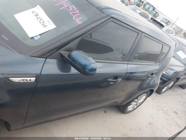KNDJP3A50J7585957 KIA SOUL +