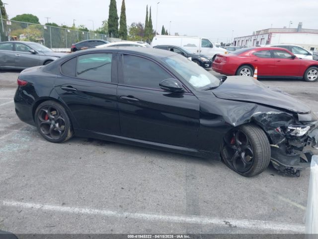 ZARFAMBN4K7605372 Alfa Romeo Giulia Ti Sport Rwd