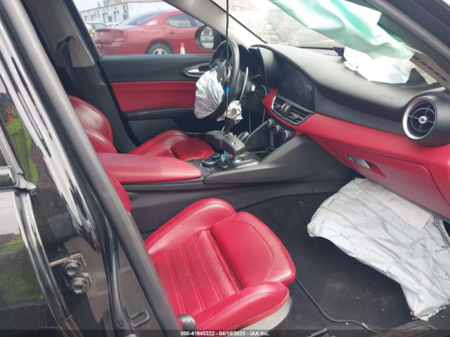 ZARFAMBN4K7605372 Alfa Romeo Giulia Ti Sport Rwd