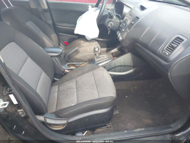 KNAFK5A8XG5581958 KIA Forte 5-door Lx