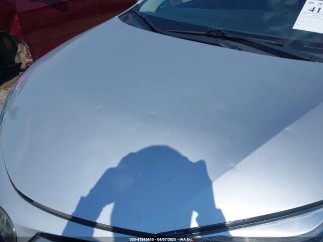 2T1BURHE5JC078864 Toyota COROLLA SE