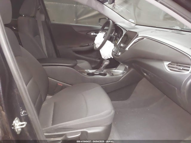 1G1ZG5ST3NF215229 Chevrolet Malibu Fwd Rs