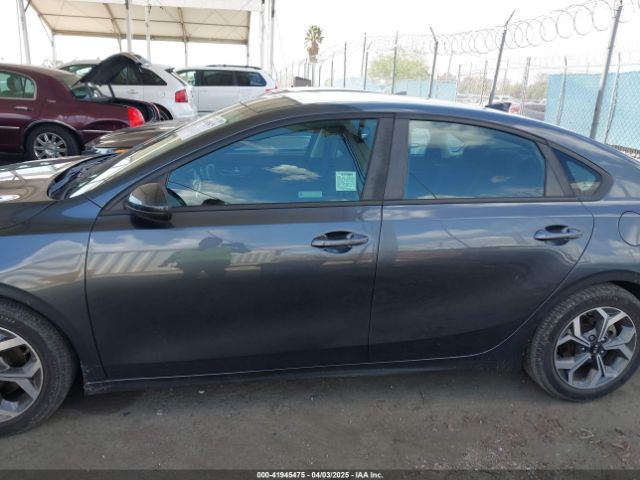3KPF24AD9KE067221 KIA Forte Lxs