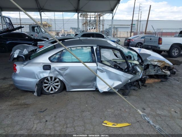 1VWAT7A34FC014579 Volkswagen Passat 1.8t Wolfsburg Edition