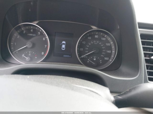5NPD84LF2JH309765 Hyundai ELANTRA SEL