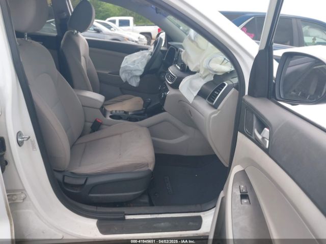 KM8J23A46LU212217 Hyundai TUCSON SE