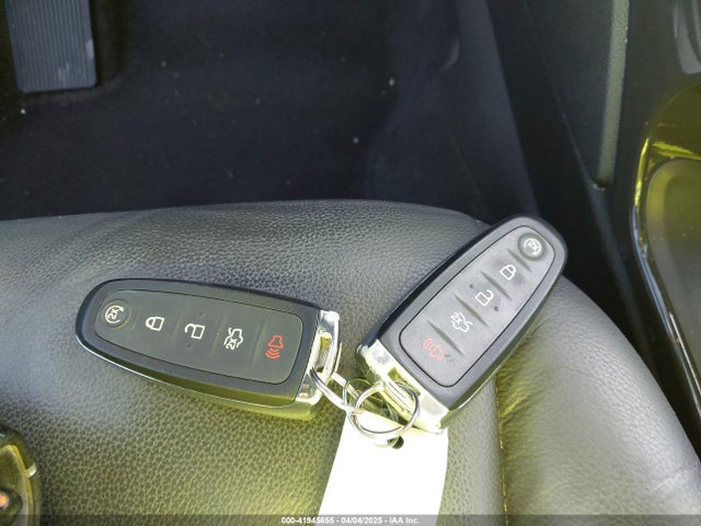 1FMCU0J94GUB11776 Ford Escape Titanium