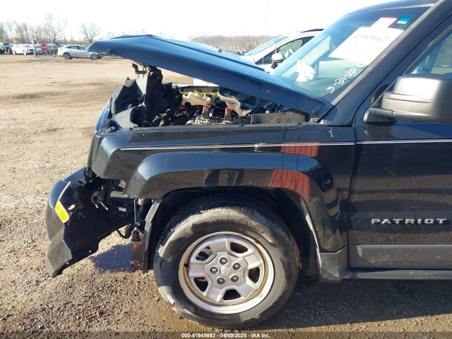 1C4NJPBAXGD699514 Jeep Patriot Sport