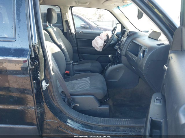 1C4NJPBAXGD699514 Jeep Patriot Sport
