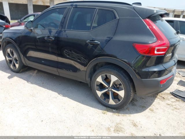 YV4L12UW1P2049935 Volvo Xc40 B5 Plus Dark Theme