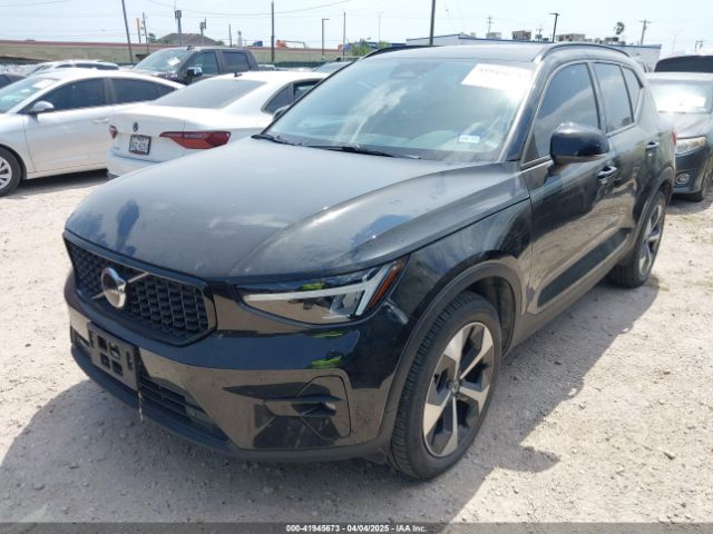 YV4L12UW1P2049935 Volvo Xc40 B5 Plus Dark Theme