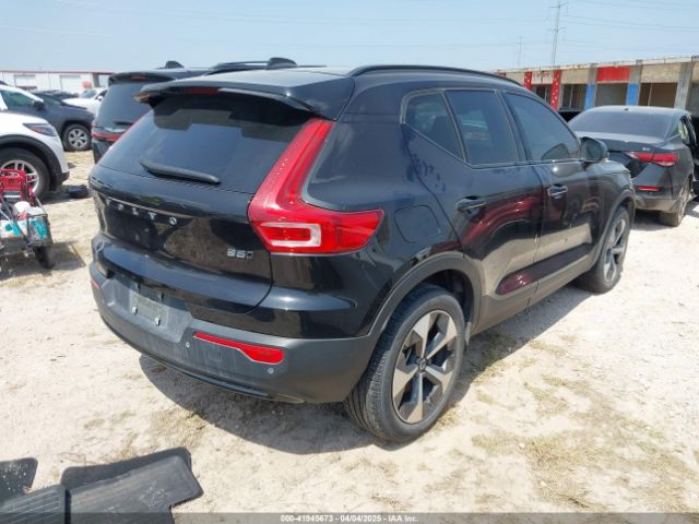 YV4L12UW1P2049935 Volvo Xc40 B5 Plus Dark Theme