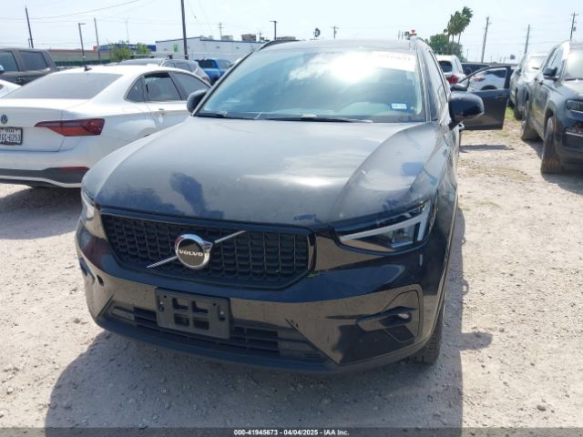 YV4L12UW1P2049935 Volvo Xc40 B5 Plus Dark Theme