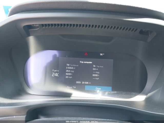 YV4L12UW1P2049935 Volvo Xc40 B5 Plus Dark Theme