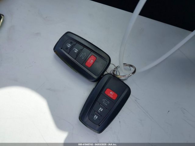 2T3C1RFV1RW341661 Toyota Rav4 Xle Premium