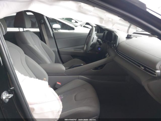 2022 HYUNDAI ELANTRA KMHLL4AG9NU325040 Photo 4