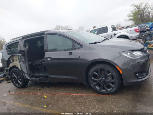 2C4RC1EG8JR321821 Chrysler Pacifica Touring L Plus