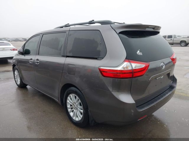 5TDYZ3DC8HS776058 Toyota Sienna Xle 8 Passenger