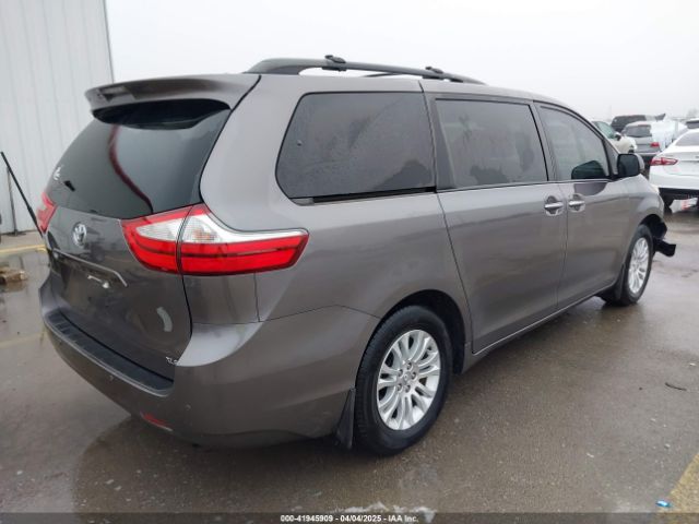 5TDYZ3DC8HS776058 Toyota Sienna Xle 8 Passenger