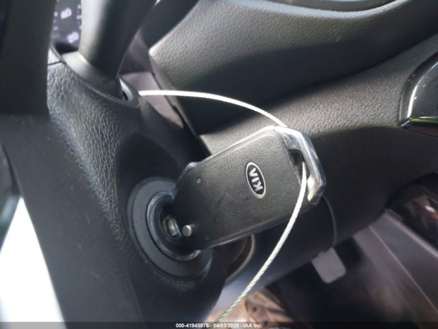 3KPF34AD9KE028108 KIA FORTE S