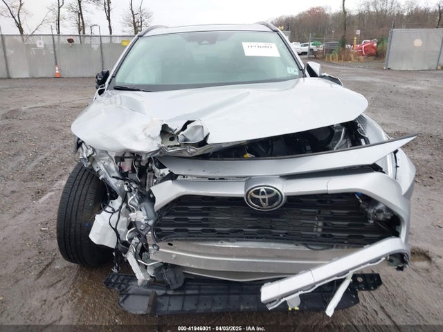 2T3A1RFV6SC503413 Toyota Rav4 Xle Premium