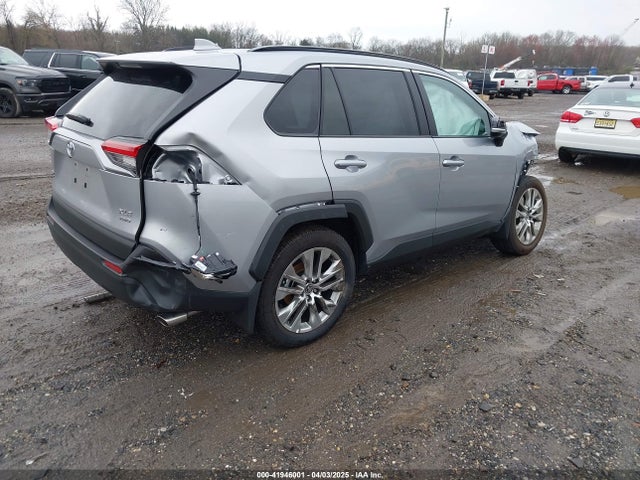 2T3A1RFV6SC503413 Toyota Rav4 Xle Premium