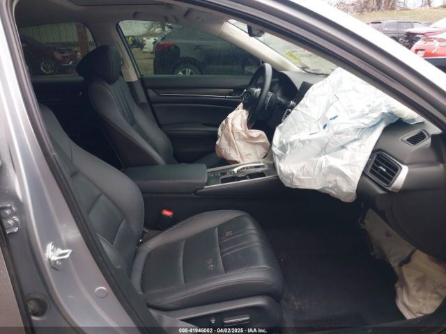 1HGCV3F94NA007073 Honda Accord Hybrid Touring