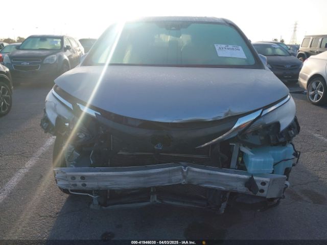 5TDYRKEC2MS074448 Toyota SIENNA XLE