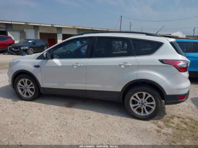 1FMCU0GD0HUA93323 Ford ESCAPE SE