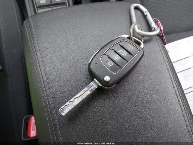 KM8J23A4XKU985562 Hyundai TUCSON SE