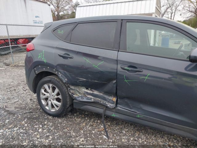 KM8J23A4XKU985562 Hyundai TUCSON SE