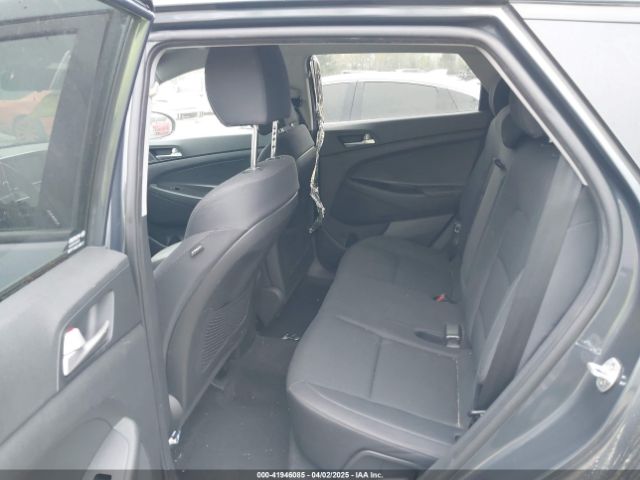 KM8J23A4XKU985562 Hyundai TUCSON SE