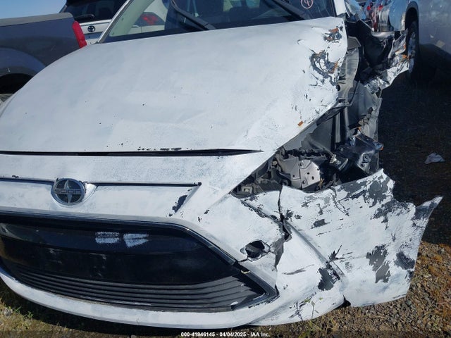 3MYDLBZV0GY130042 Scion p5v