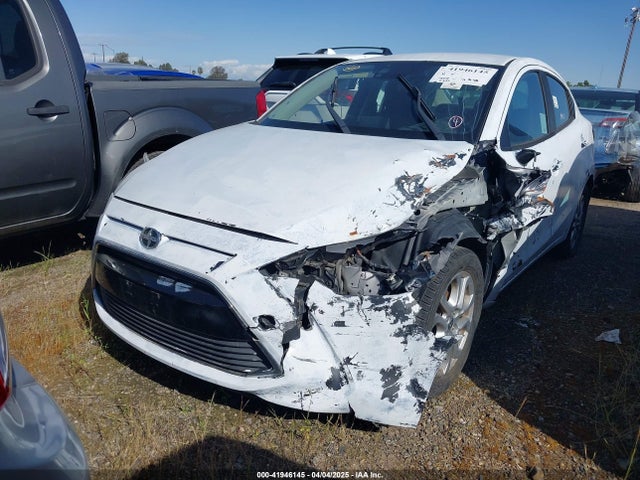 3MYDLBZV0GY130042 Scion p5v