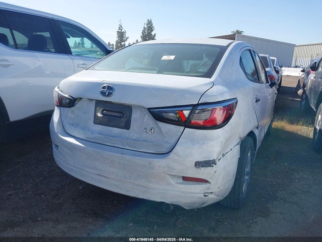 3MYDLBZV0GY130042 Scion p5v