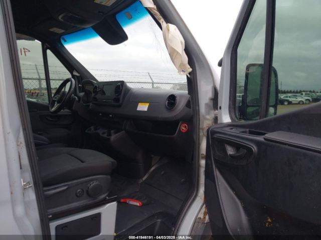 W1Y4DDHY9MT061547 Mercedes-Benz Sprinter 2500 High Roof I4 Diesel