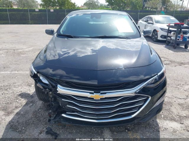 1G1ZD5ST4NF103208 Chevrolet Malibu Fwd Lt