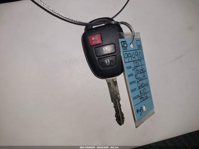 JTMBFREV9HJ132888 Toyota RAV4 LE