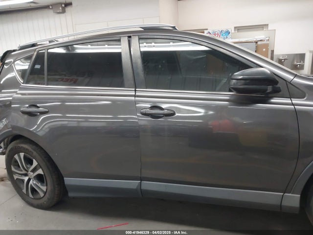 JTMBFREV9HJ132888 Toyota RAV4 LE