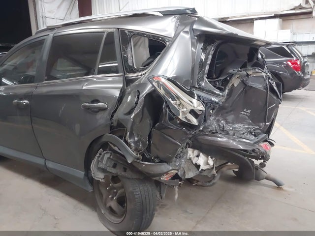 JTMBFREV9HJ132888 Toyota RAV4 LE